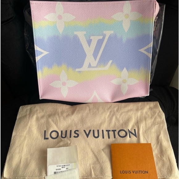 AUTHENTIC 💖🤍💙💛 NEW Louis Vuitton bag - Picture 7 of 10